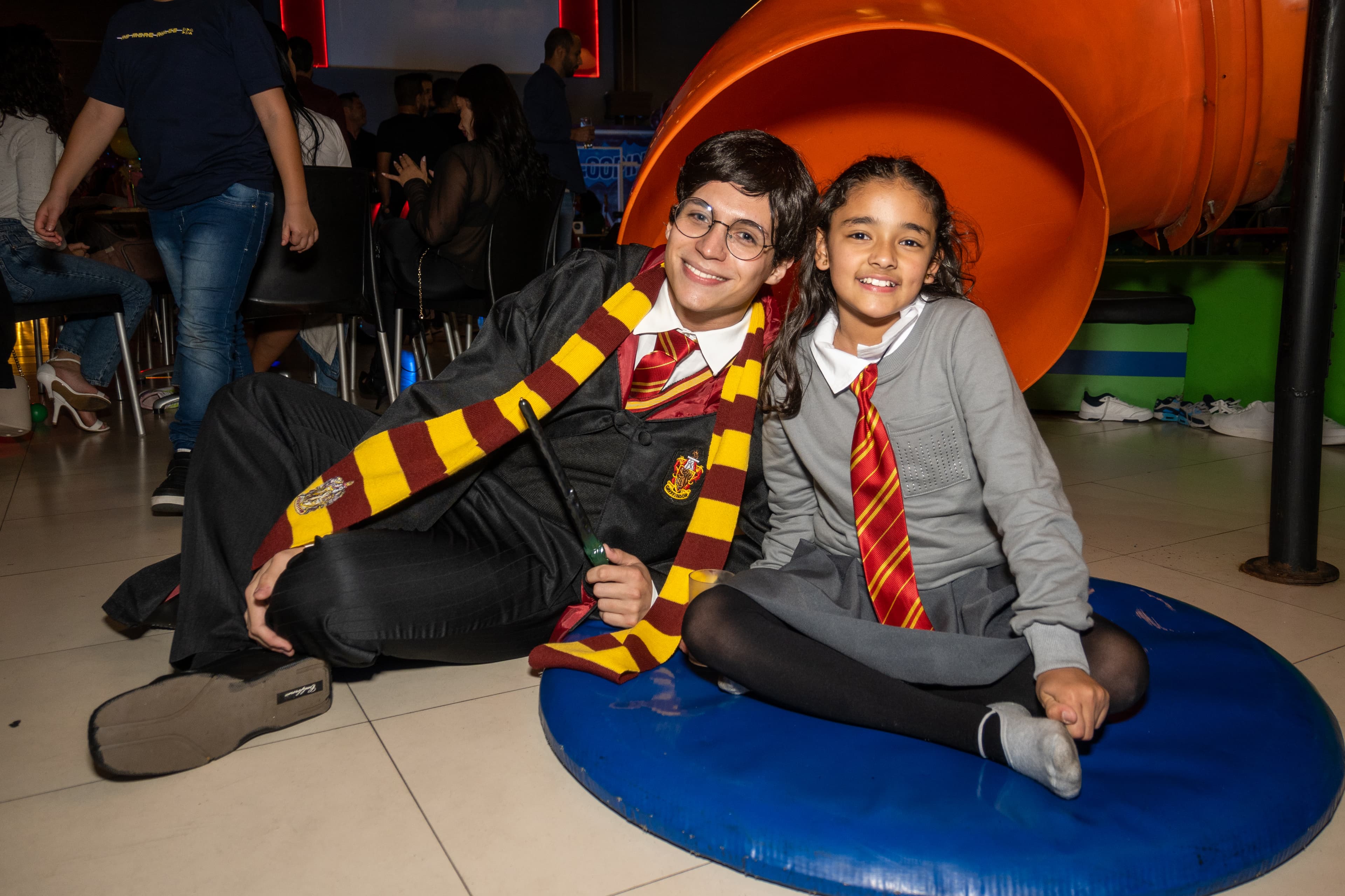 Momento especial do bolo de aniversário temático de Hogwarts