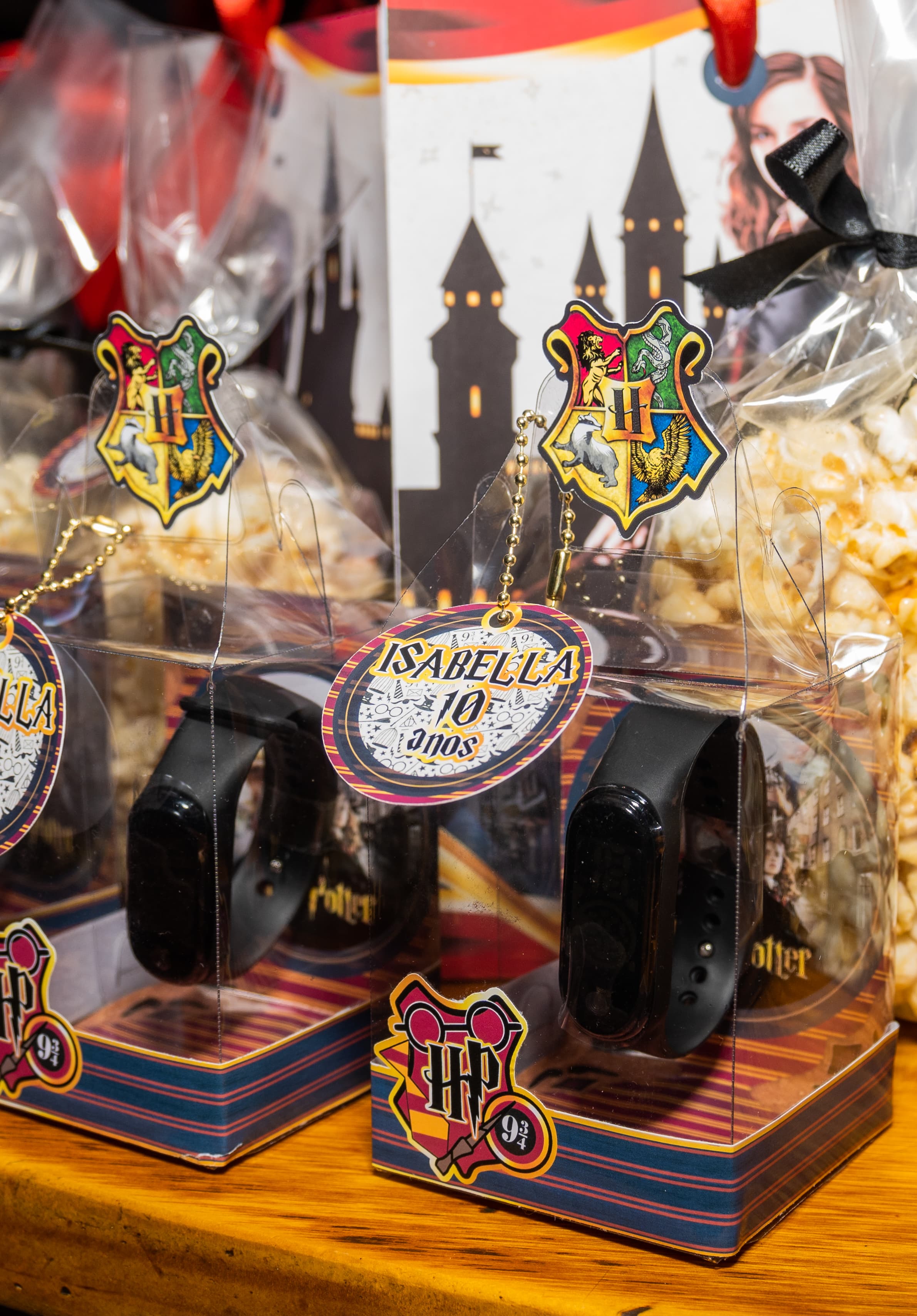 Momento especial do bolo de aniversário temático de Hogwarts