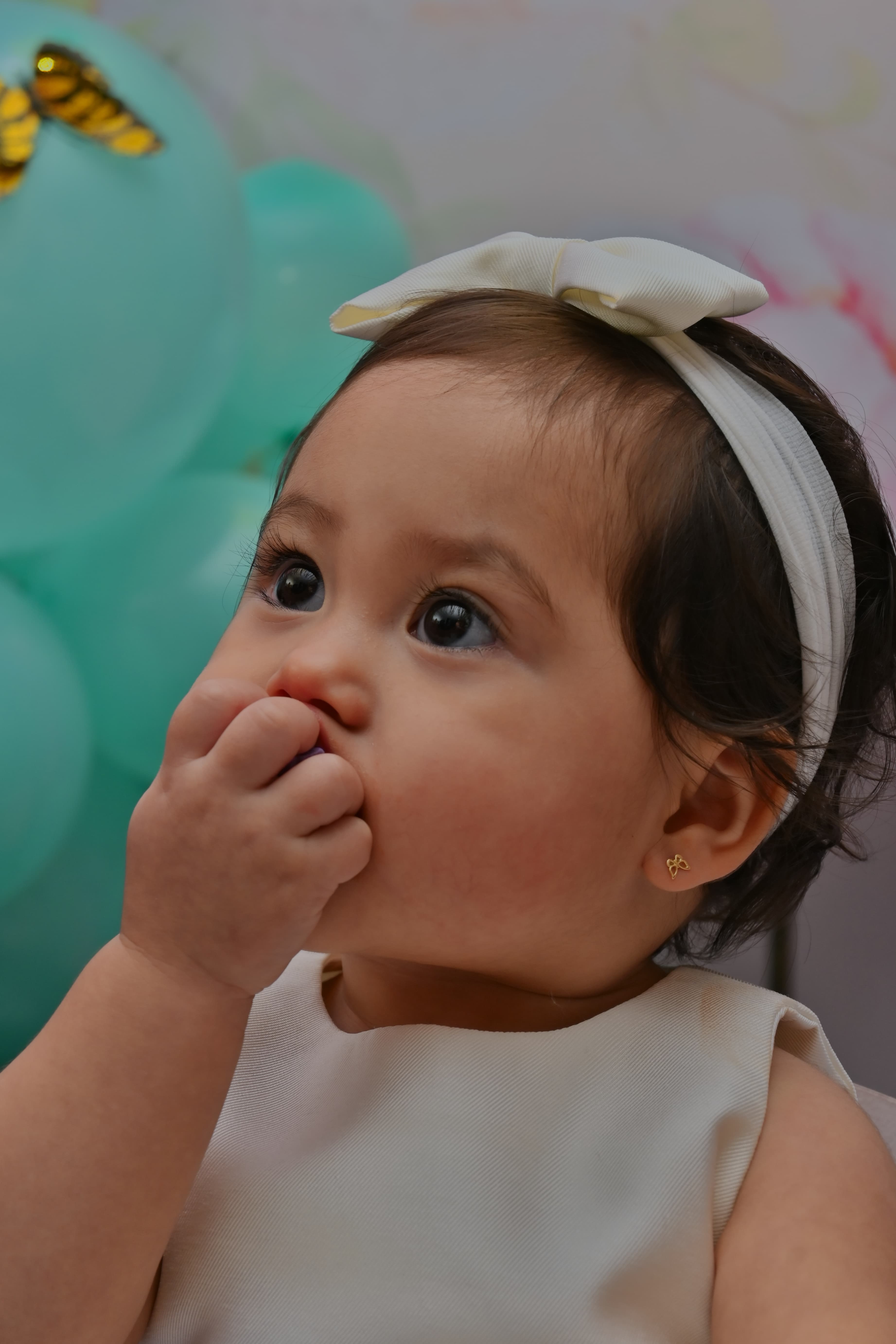 Sofia Ayumi sorrindo em seu aniversário